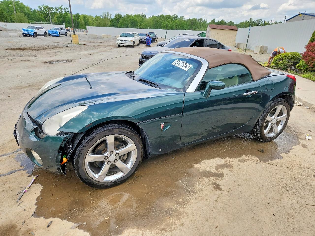2008 Pontiac Solstice, VIN 1G2MB35B88Y101571 — Front end