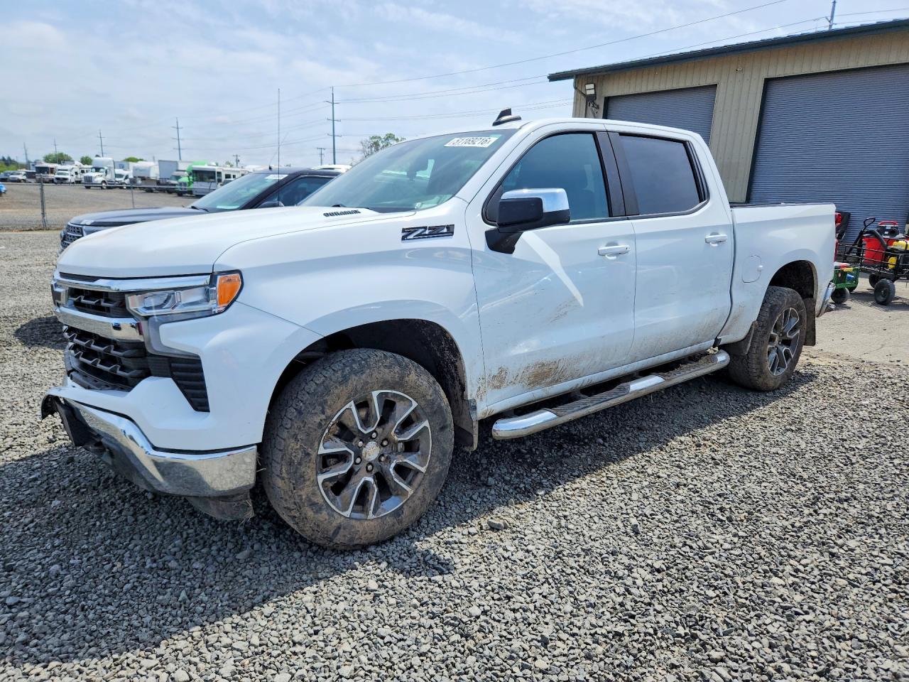 2023 Chevrolet Silverado 1500 LT, VIN 1GCUDDE81PZ155075 — Front end