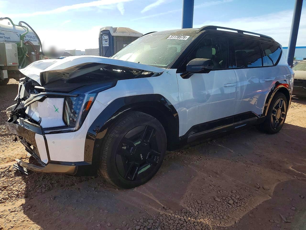 2026 Kia EV9 GT-Line, VIN 5XYAEFS50TG018322 — Front end