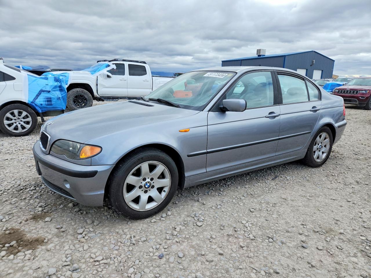 2004 BMW 3 Series 325i, VIN WBAAZ33474KP84811 — Фото с аукциона 1 of 4