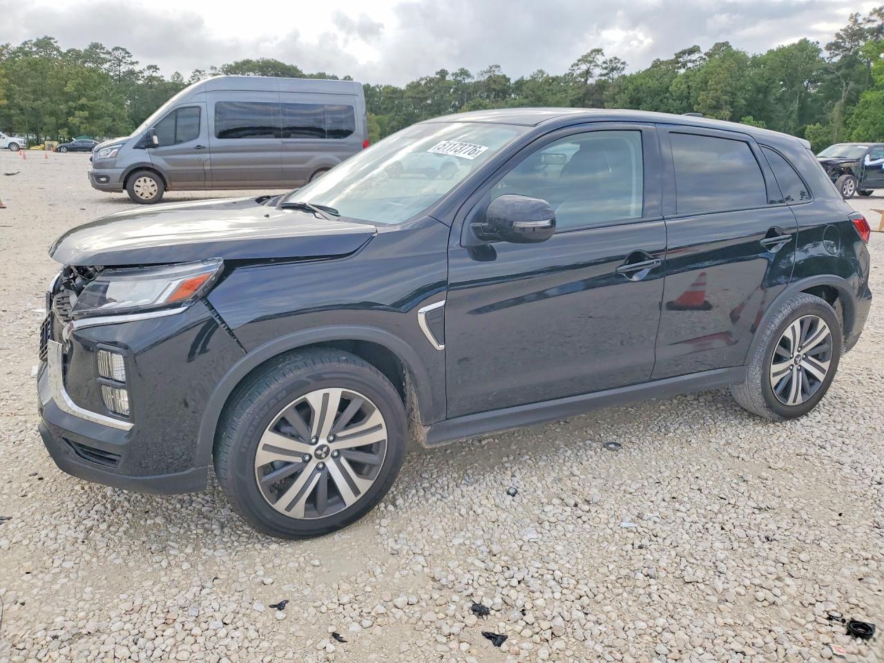 2024 Mitsubishi Outlander S, VIN JA4ARUAU9RU008245 — Перед