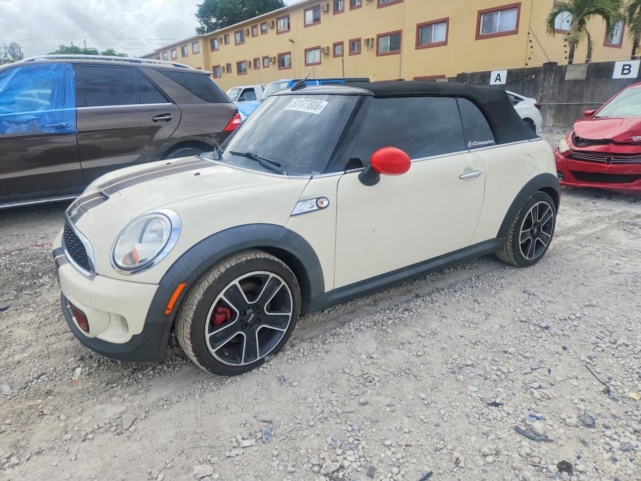 2012 MINI Convertible S, VIN WMWZP3C53CT250750 — Minor dents and scratches