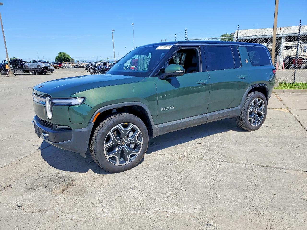 2026 Rivian R1S, VIN 7PDSGCBA0TN080413 — Rear end