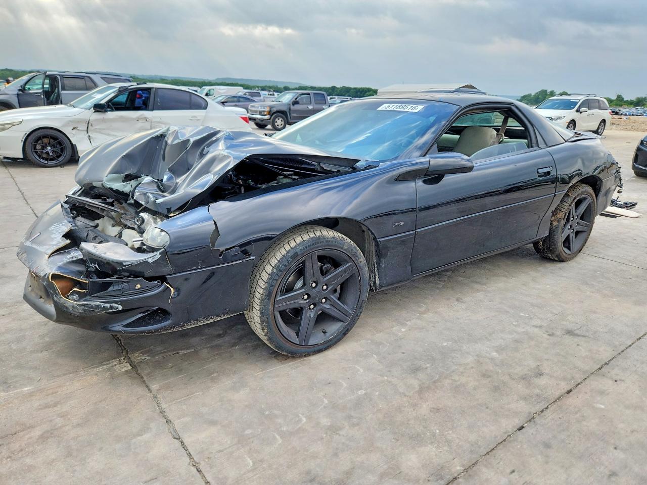 2002 Chevrolet Camaro, VIN 2G1FP22K222117704 — Front end