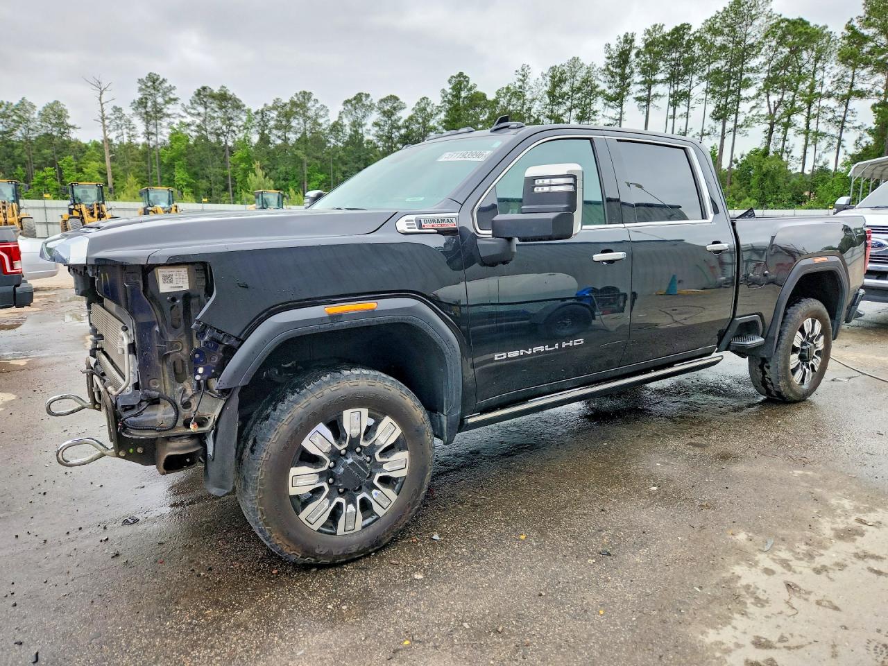 2024 GMC Sierra 3500HD Denali, VIN 1GT49WEY1RF262886 — Front end