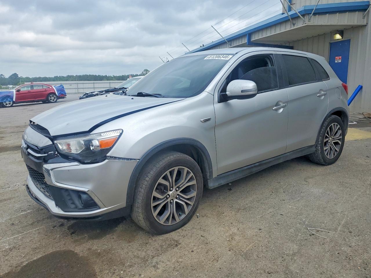 2019 Mitsubishi Outlander ES, VIN JA4AP3AU9KU003844 — Перед