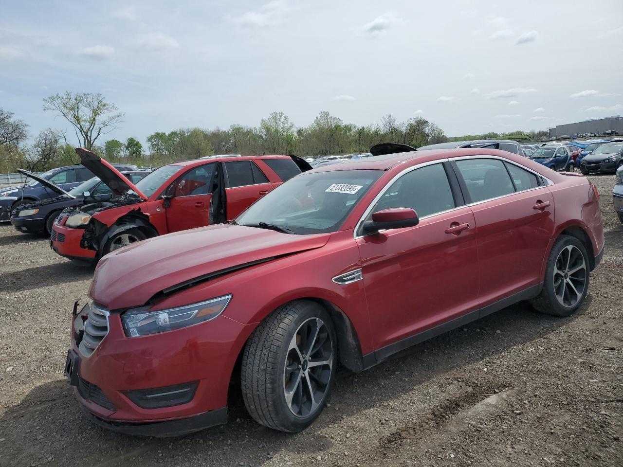 2015 Ford Taurus SEL, VIN 1FAHP2E84FG102285 — Front end