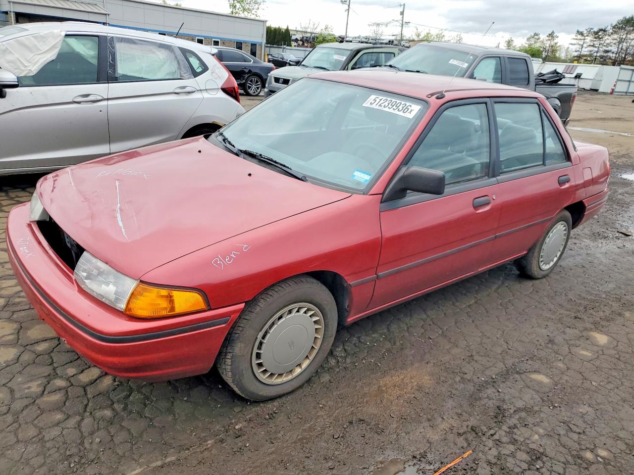 1993 Ford Escort, VIN 3FAPP13J0PR158410 — Front end
