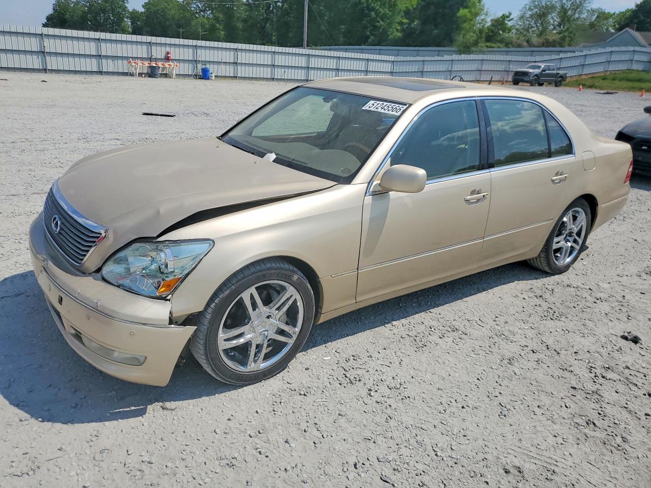 2004 Lexus LS 430, VIN JTHBN36F740152675 — Front end