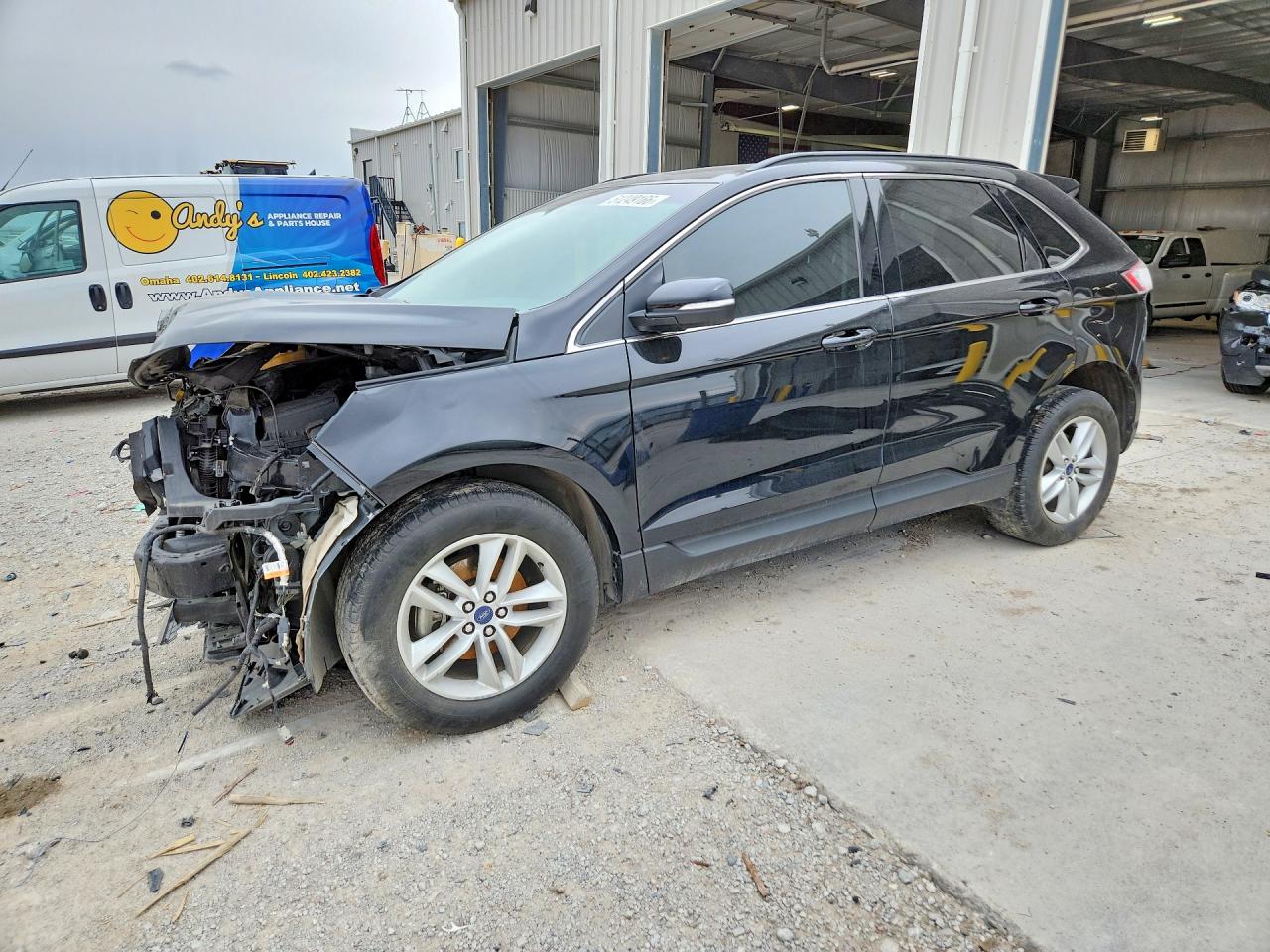 2017 Ford Edge SEL, VIN 2FMPK3J82HBC67869 — Front end