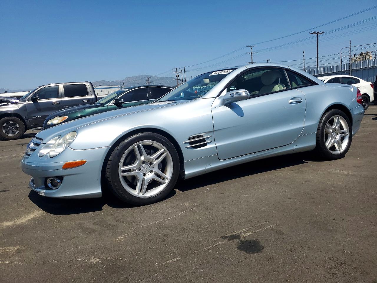 2008 Mercedes-Benz SL 550, VIN WDBSK71F58F141703 — Front end