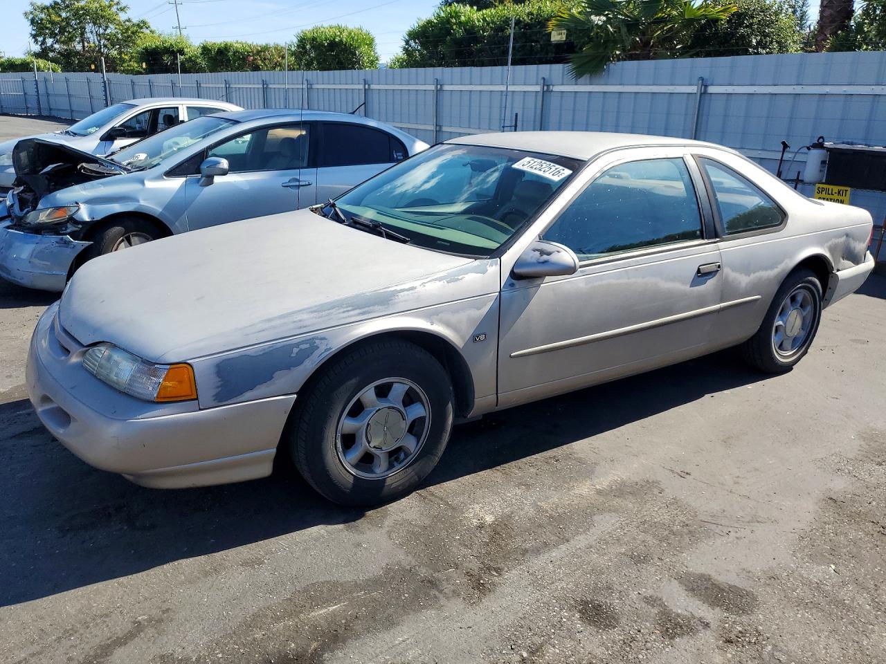 1994 Ford Thunderbird LX, VIN 1FALP62WXRH137996 — Minor dents and scratches
