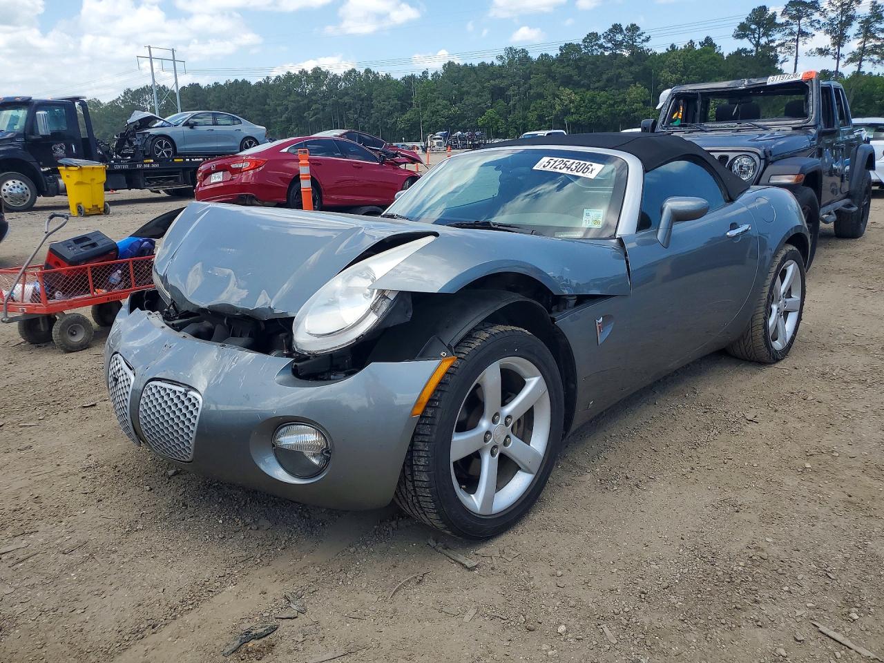 2006 Pontiac Solstice, VIN 1G2MB35B36Y114774 — Front end