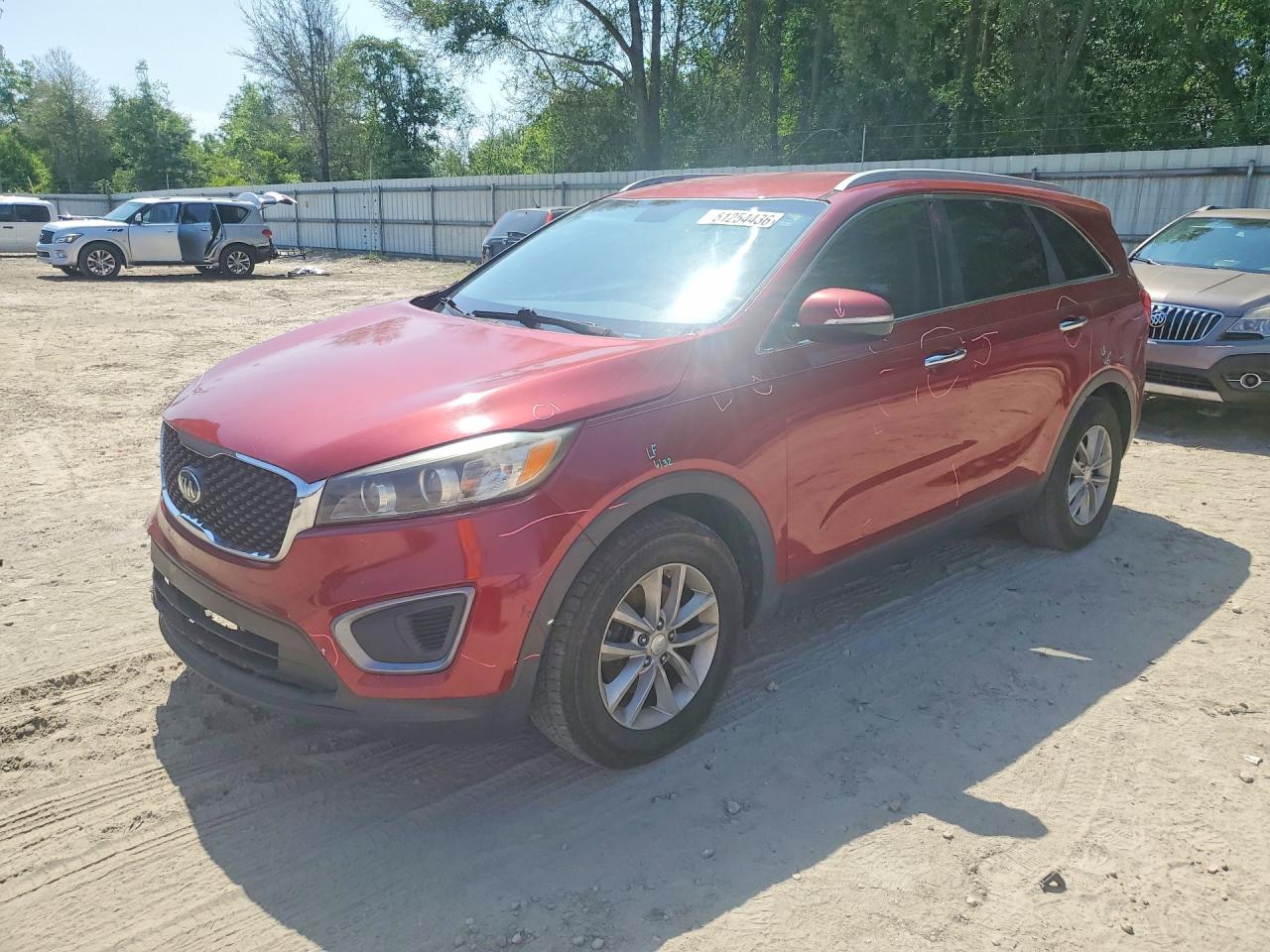 2016 Kia Sorento LX, VIN 5XYPG4A33GG036862 — Front end