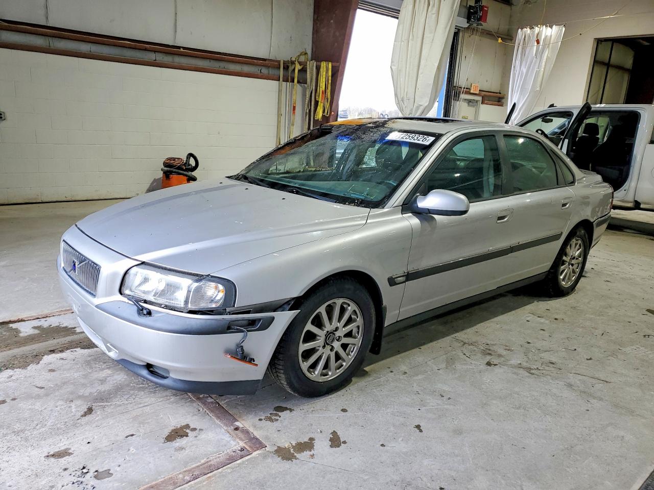 2000 Volvo S80, VIN YV1TS90DXY1105658 — Пожар