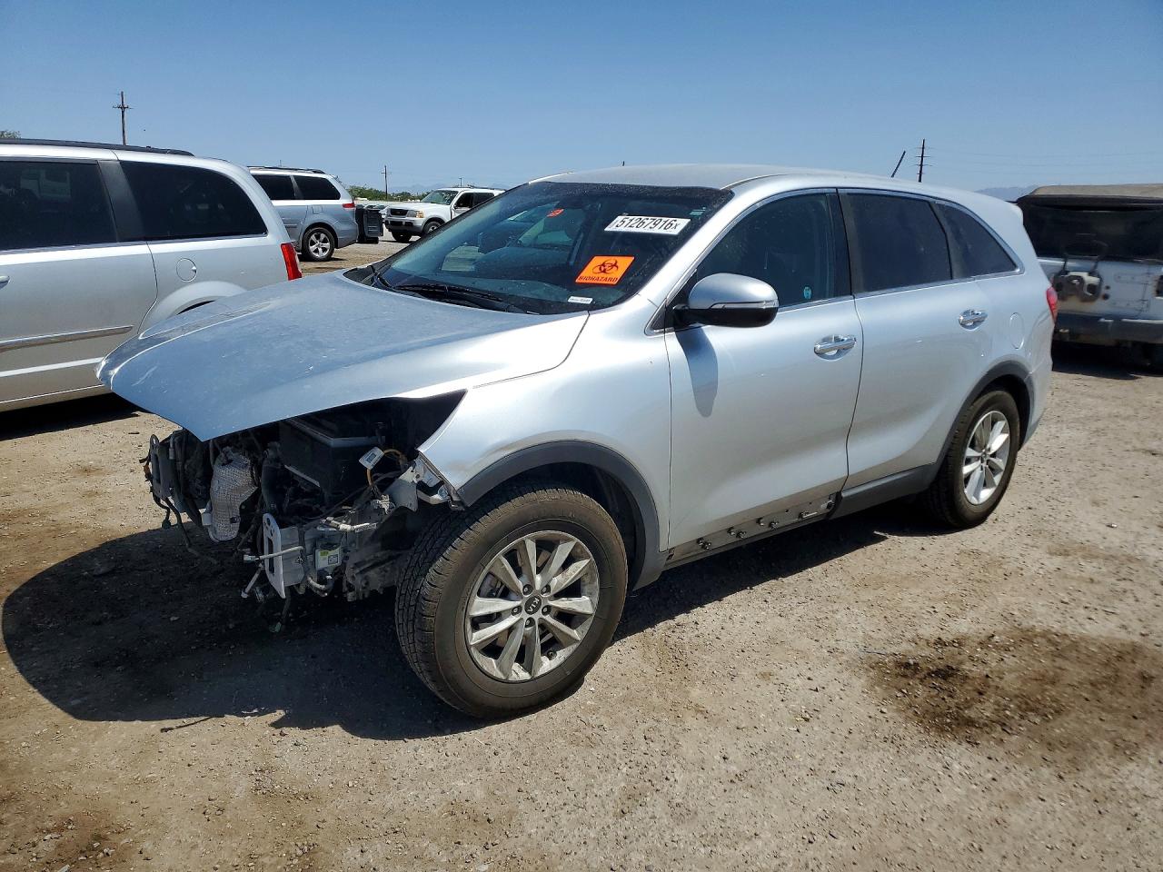 2019 Kia Sorento LX, VIN 5XYPG4A5XKG561668 — Front end