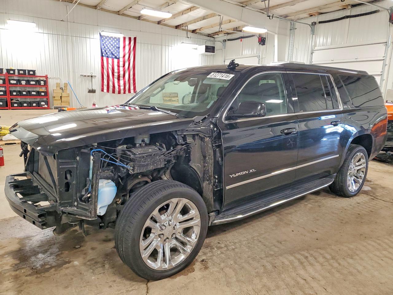 2017 GMC Yukon XL SLT, VIN 1GKS2GKC5HR403390 — Front end
