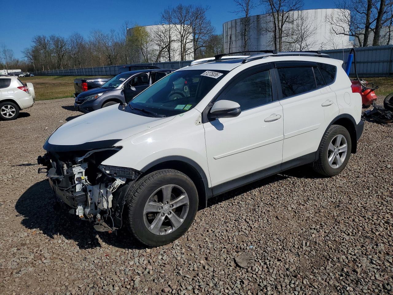 2014 Toyota RAV4 XLE, VIN JTMRFREV7EJ007821 — Front end