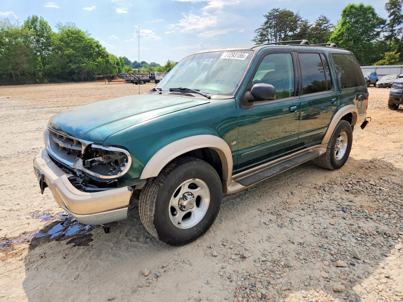 2001 Ford Explorer Eddie Bauer, VIN 1FMZU84P61ZA73402 — Rear end