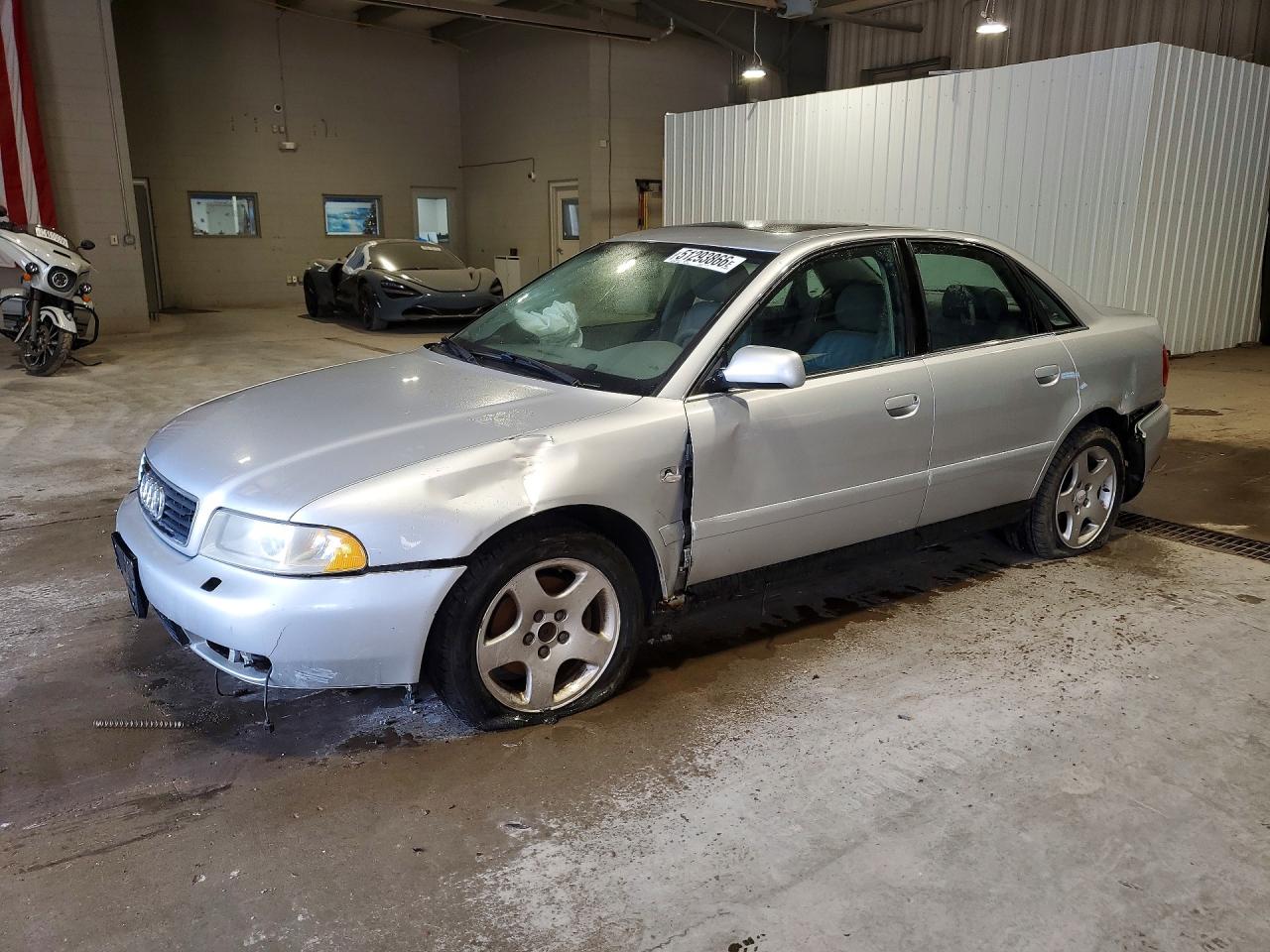 2001 Audi A4, VIN WAUDH68D61A001957 — Front end
