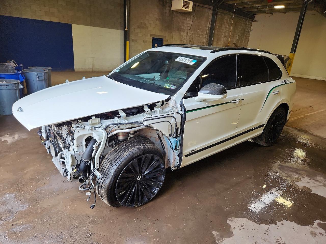 2022 Bentley Bentayga Speed, VIN SJAAR2ZV9NC015673 — Front end