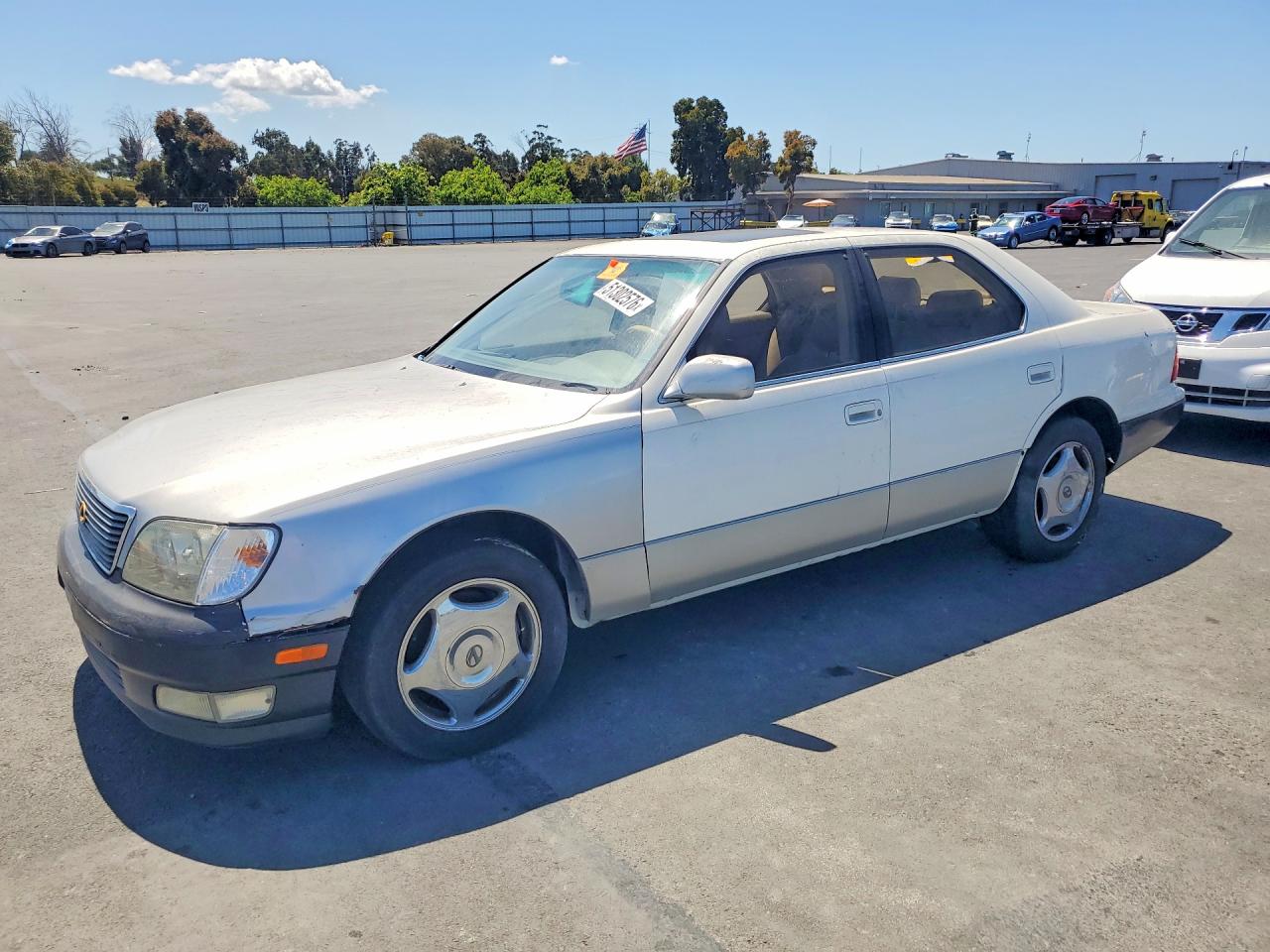 2000 Lexus LS 400, VIN JT8BH28F8Y0167917 — Side