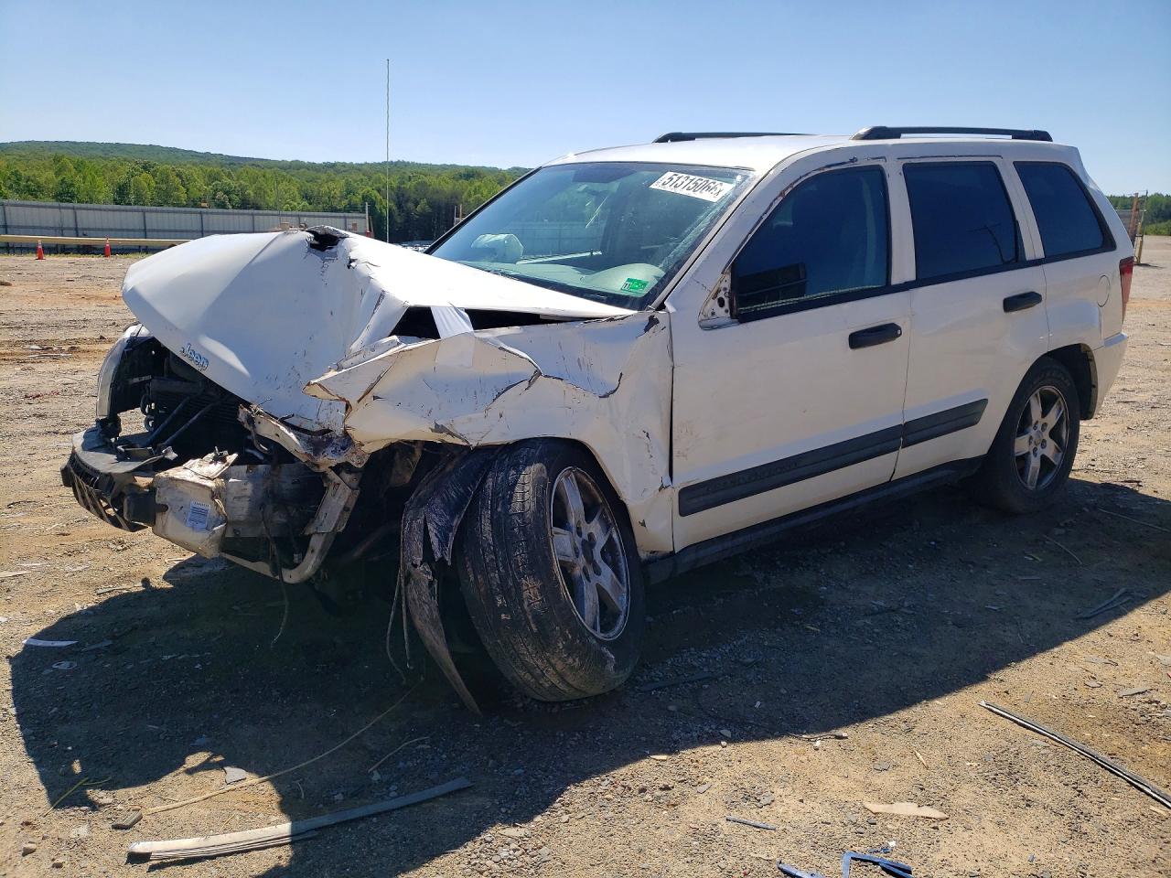 2006 Jeep Grand Cherokee Laredo, VIN 1J4GR48KX6C304939 — Front end