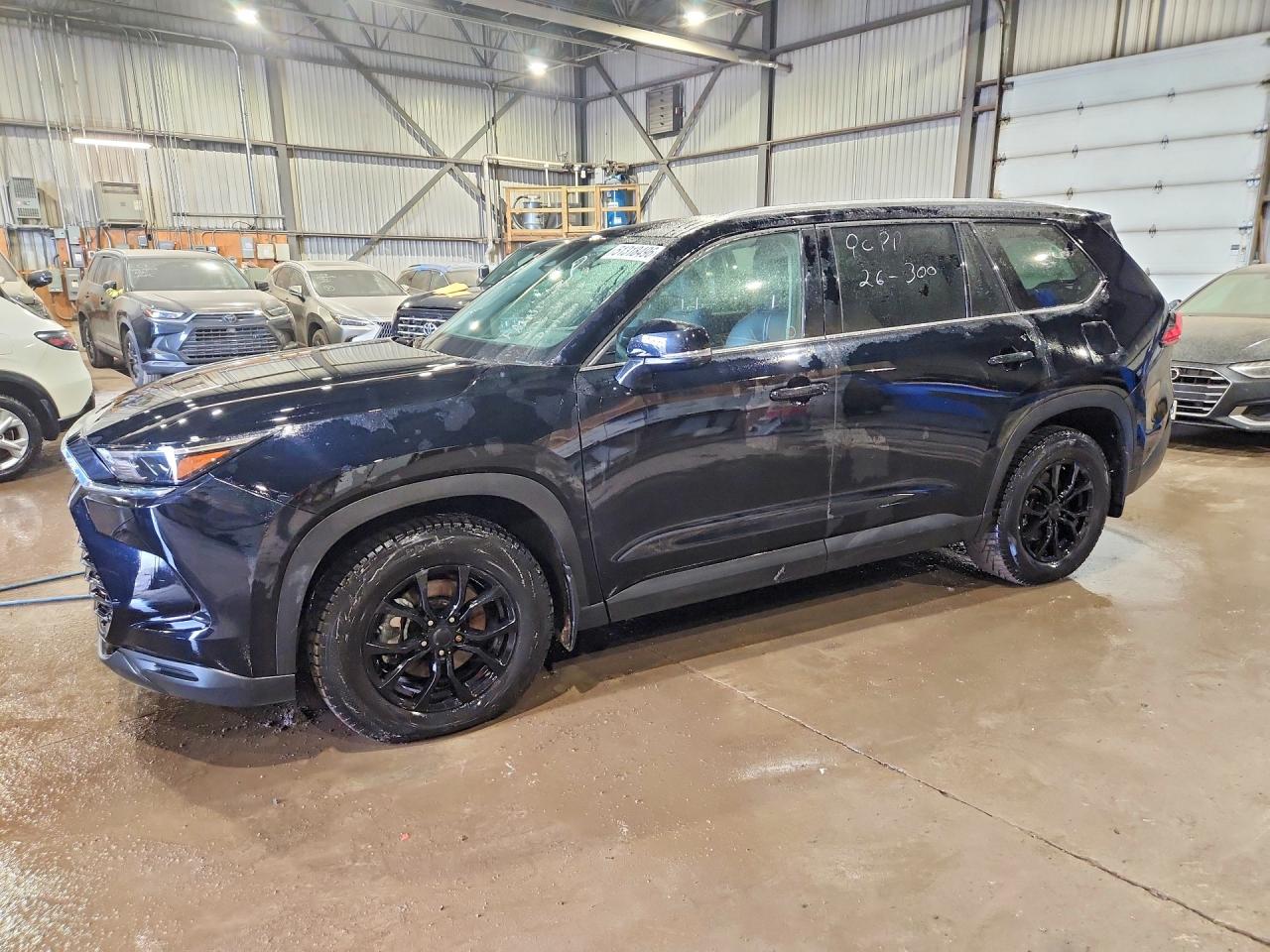 2024 Toyota Grand Highlander XLE, VIN 5TDAAAB55RS027298 — Вандализм