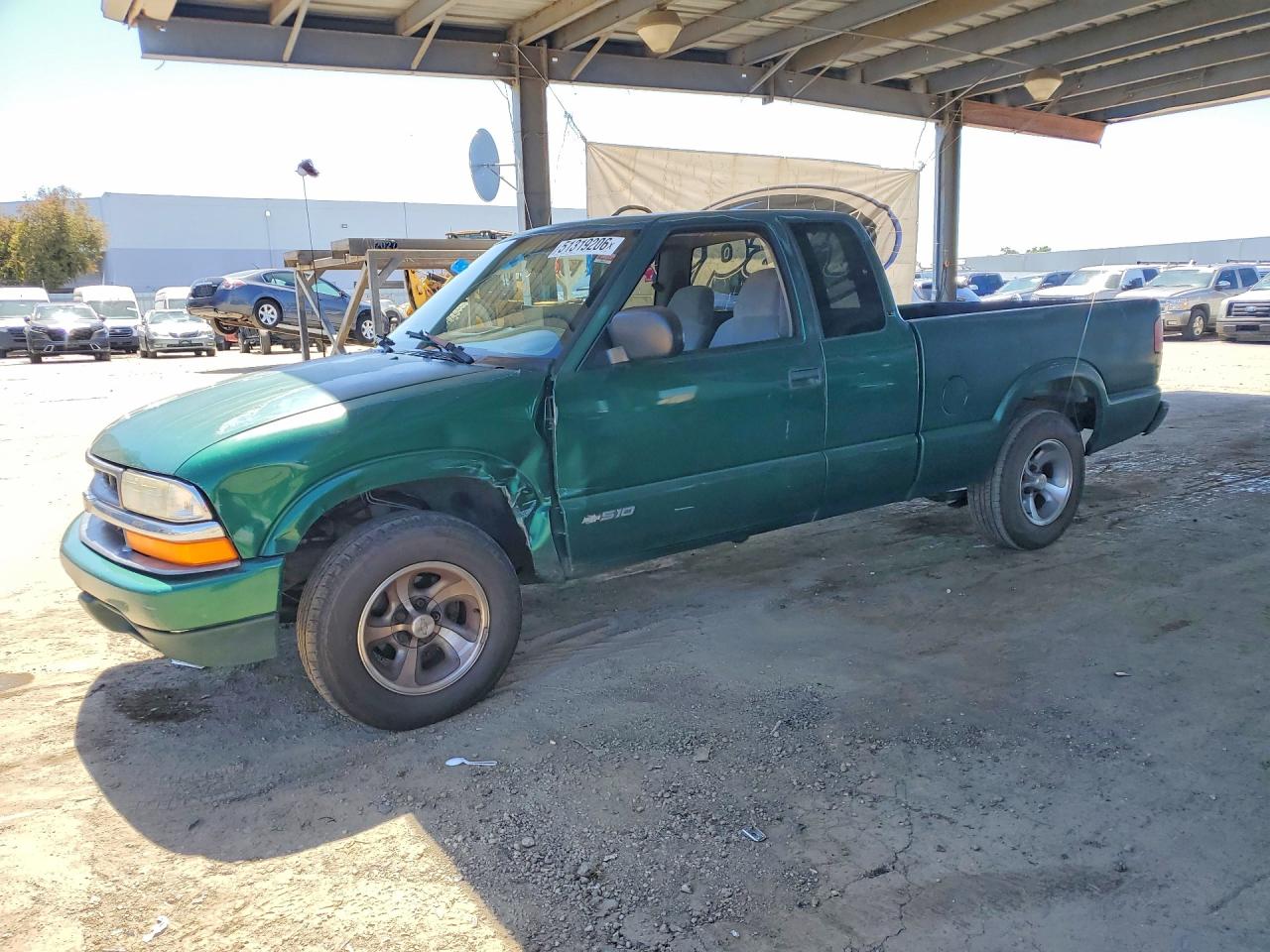 2000 Chevrolet S-10, VIN 1GCCS19W3YK187786 — Vandalism