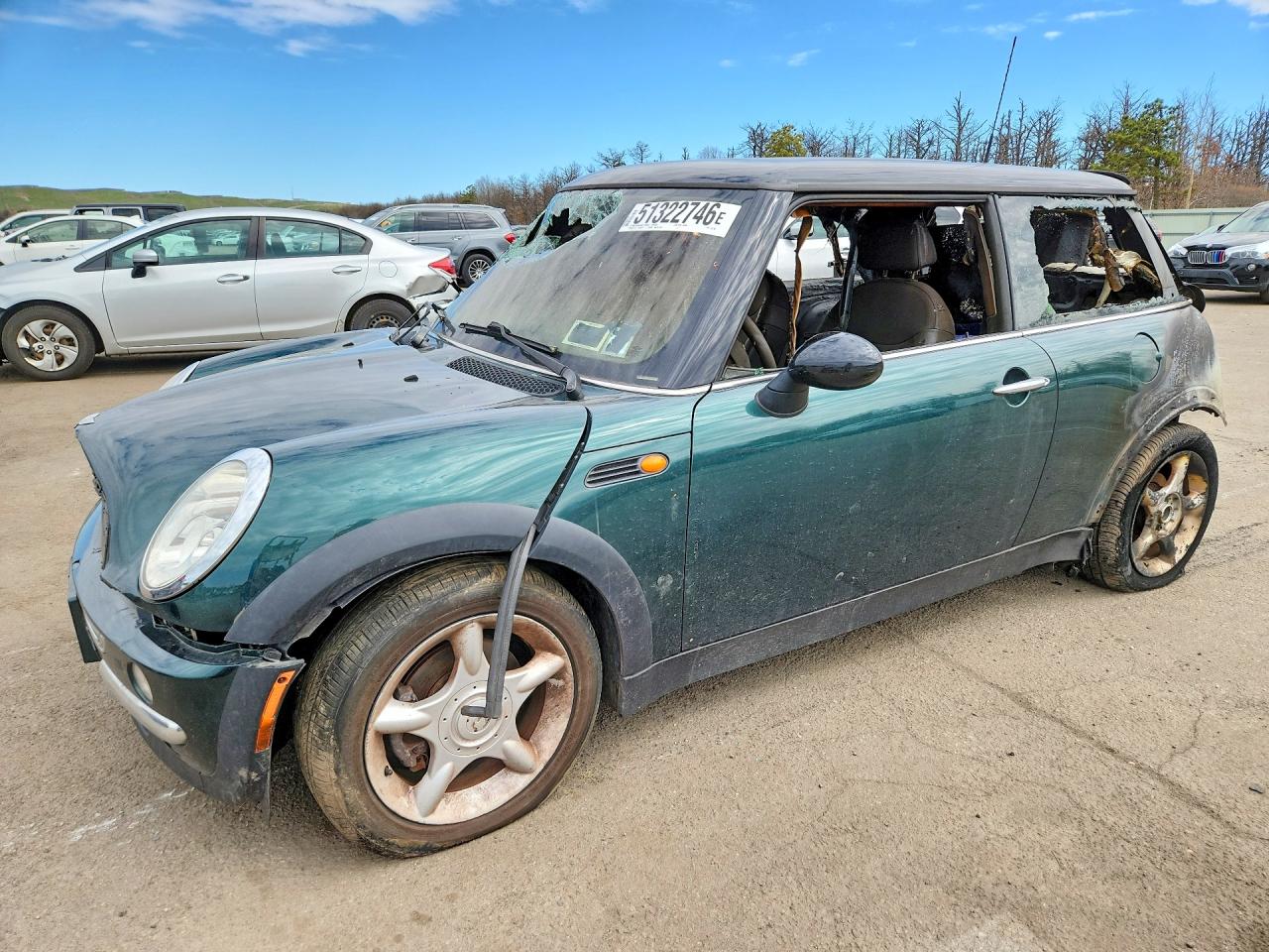 2003 MINI Hardtop, VIN WMWRC334X3TJ52768 — Пожар в салоне