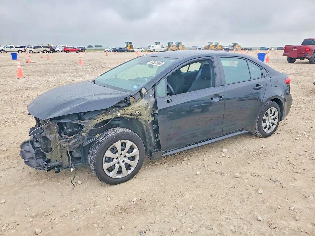 2021 Toyota Corolla LE, VIN 5YFEPMAE5MP257041 — Front end
