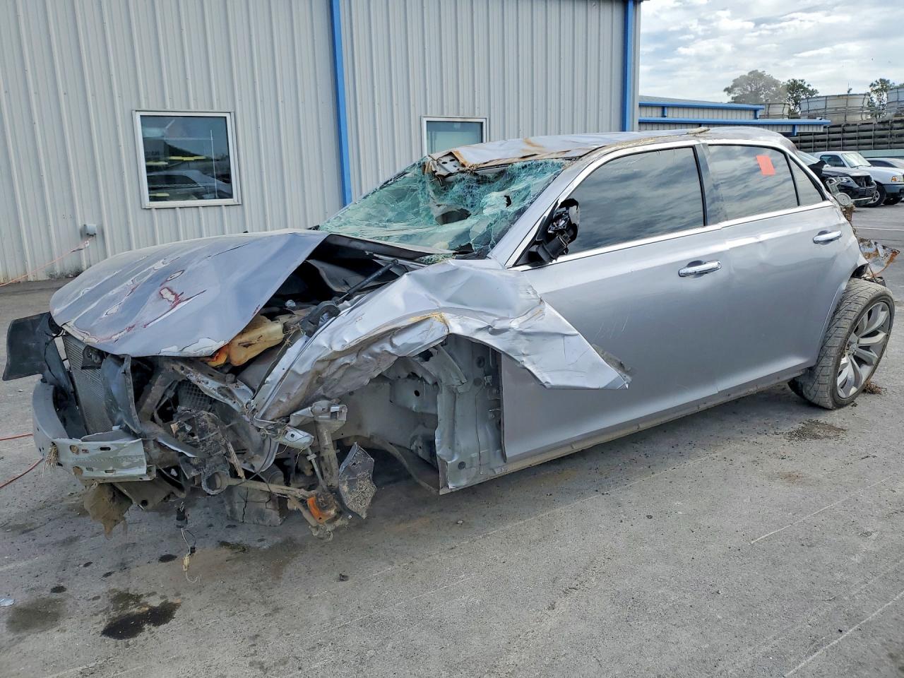 2018 Chrysler 300 Limited, VIN 2C3CCAEG6JH123383 — Фото с аукциона 1 of 4