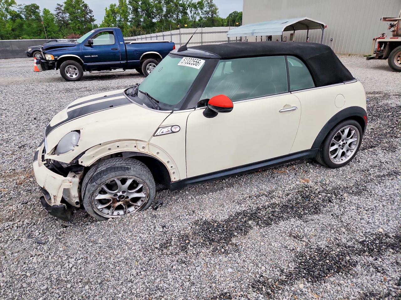 2009 MINI Convertible S, VIN WMWMS33529TY07536 — Front end