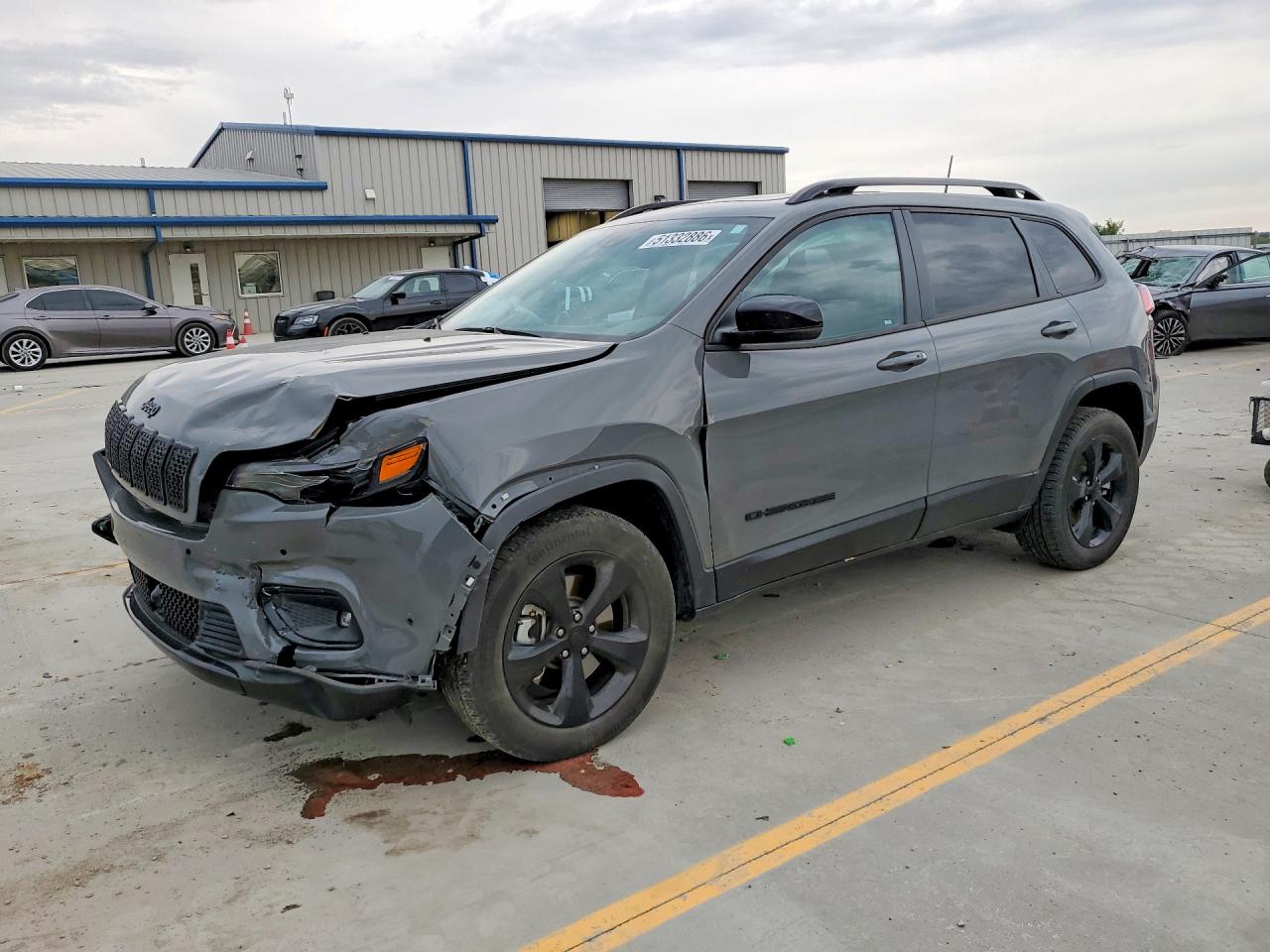 2023 Jeep Cherokee Altitude Lux, VIN 1C4PJMMB6PD100217 — Front end