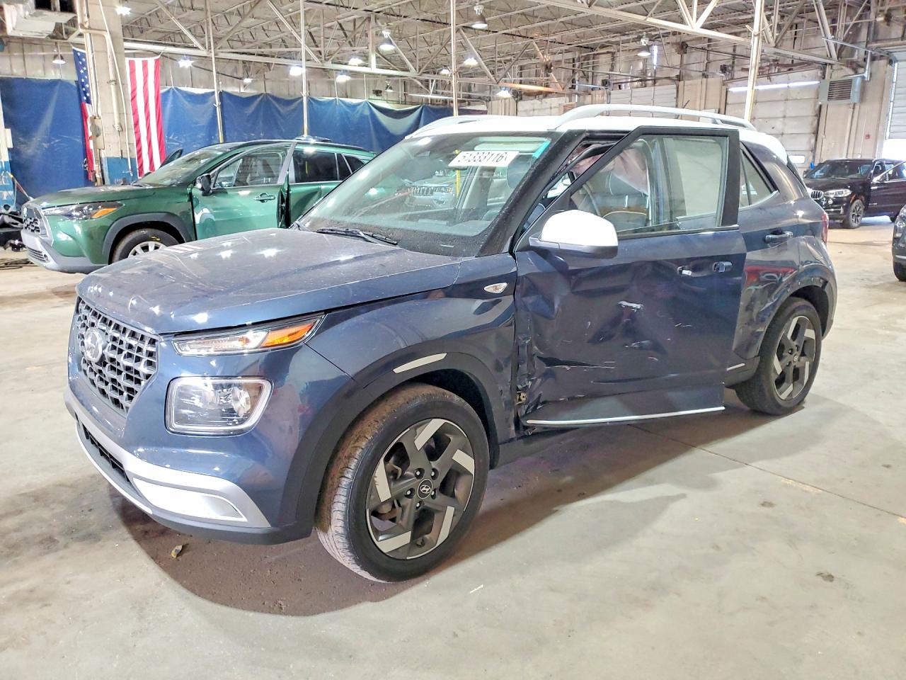 2024 Hyundai Venue SEL, VIN KMHRC8A3XRU305562 — Side
