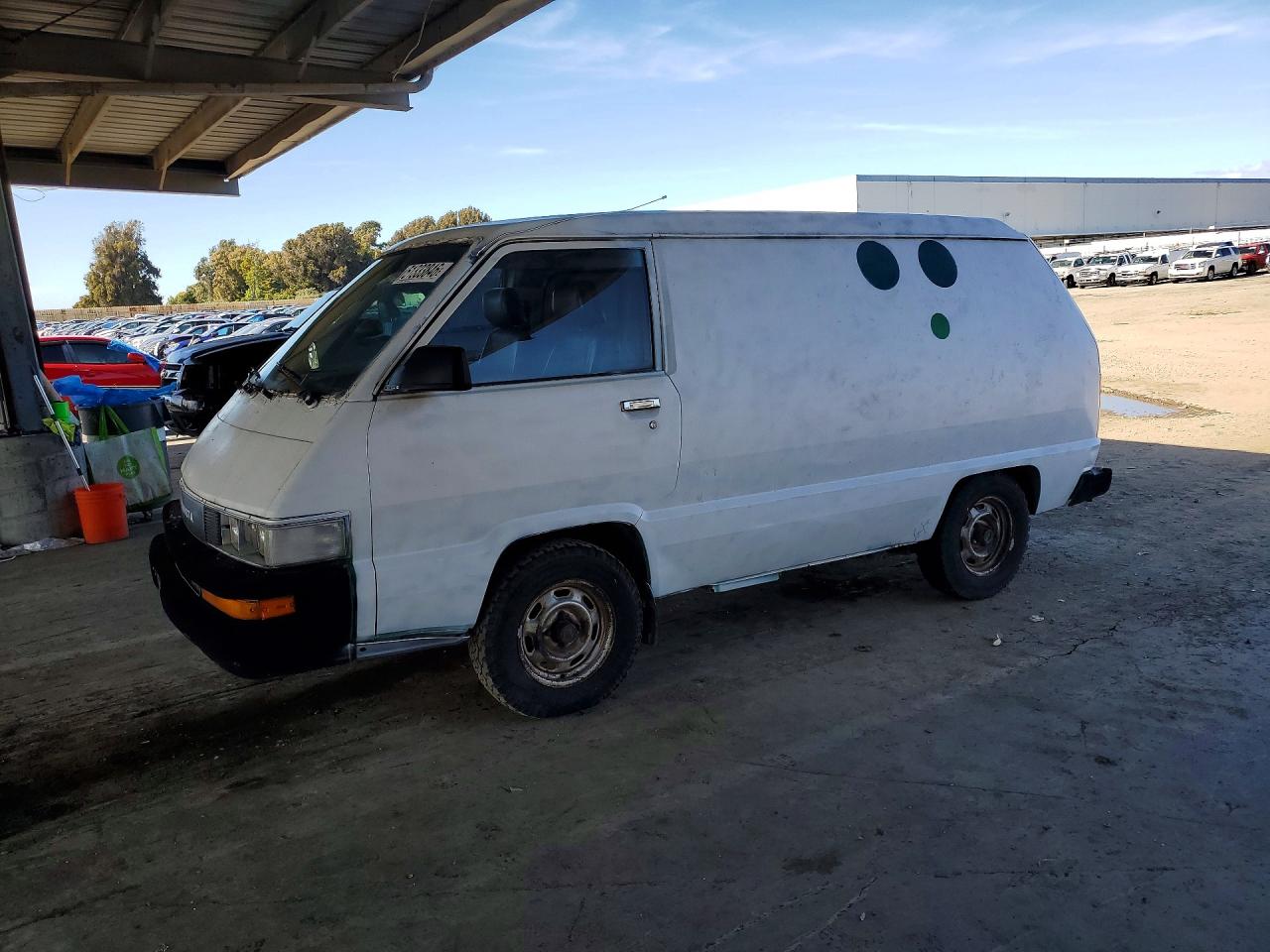 1987 Toyota Van Wagon, VIN JT4YR28V6H5051277 — Minor dents and scratches