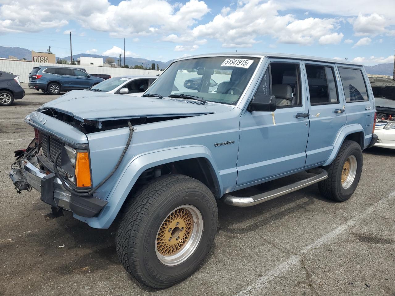 1988 Jeep Cherokee, VIN 1JCMT782XJT081448 — Front end
