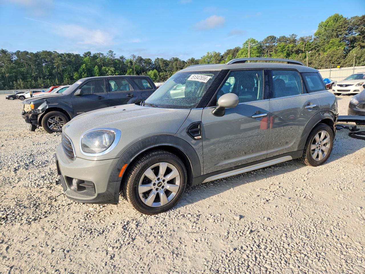 2019 MINI Countryman Cooper, VIN WMZYV5C5XK3F57379 — Зад