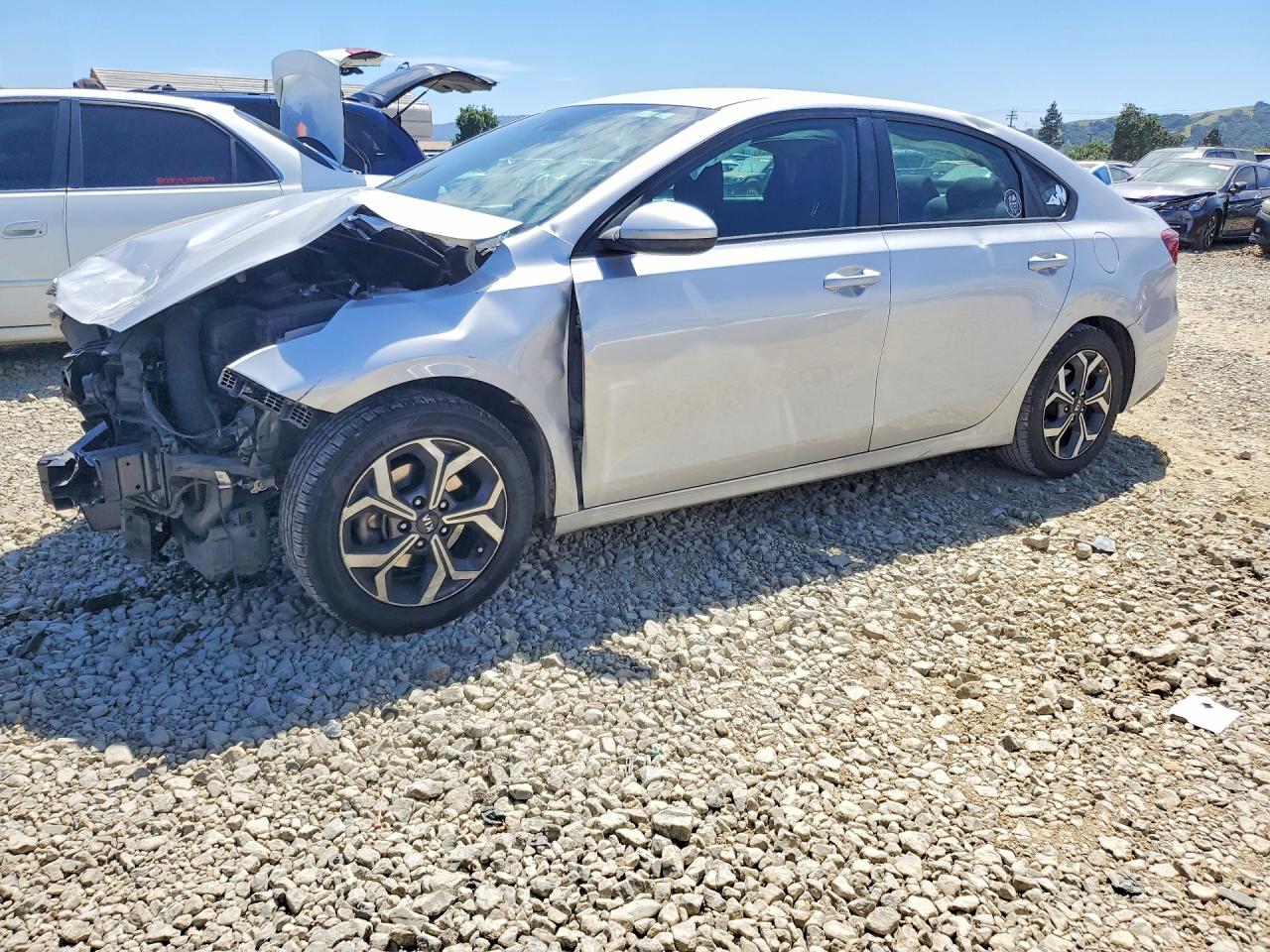 2021 Kia Forte LXS, VIN 3KPF24AD5ME311434 — Front end