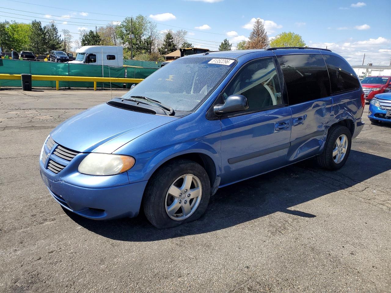 2007 Dodge Caravan SXT, VIN 1D4GP45R37B157970 — Бок