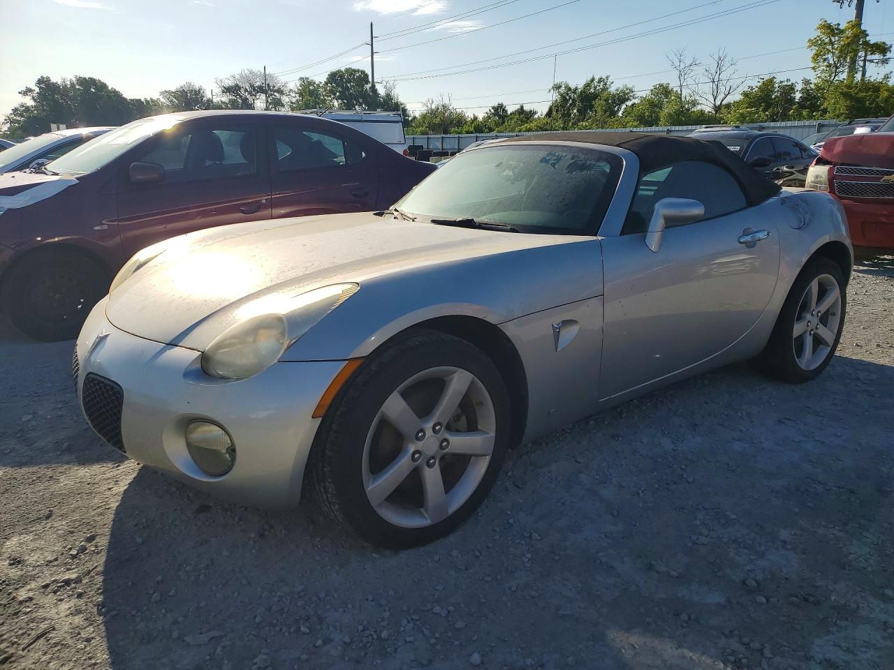 2008 Pontiac Solstice, VIN 1G2MC35B88Y119372 — Front end