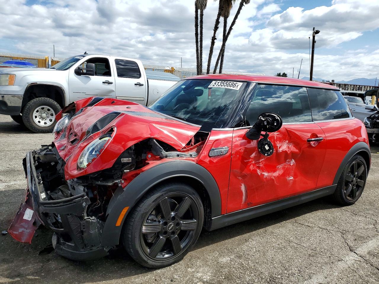 2022 MINI Hardtop Cooper S, VIN WMW53DH02N2S36053 — Перед