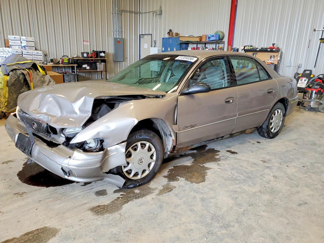 1998 Buick Century Custom, VIN 2G4WS52MXW1538358 — Перед