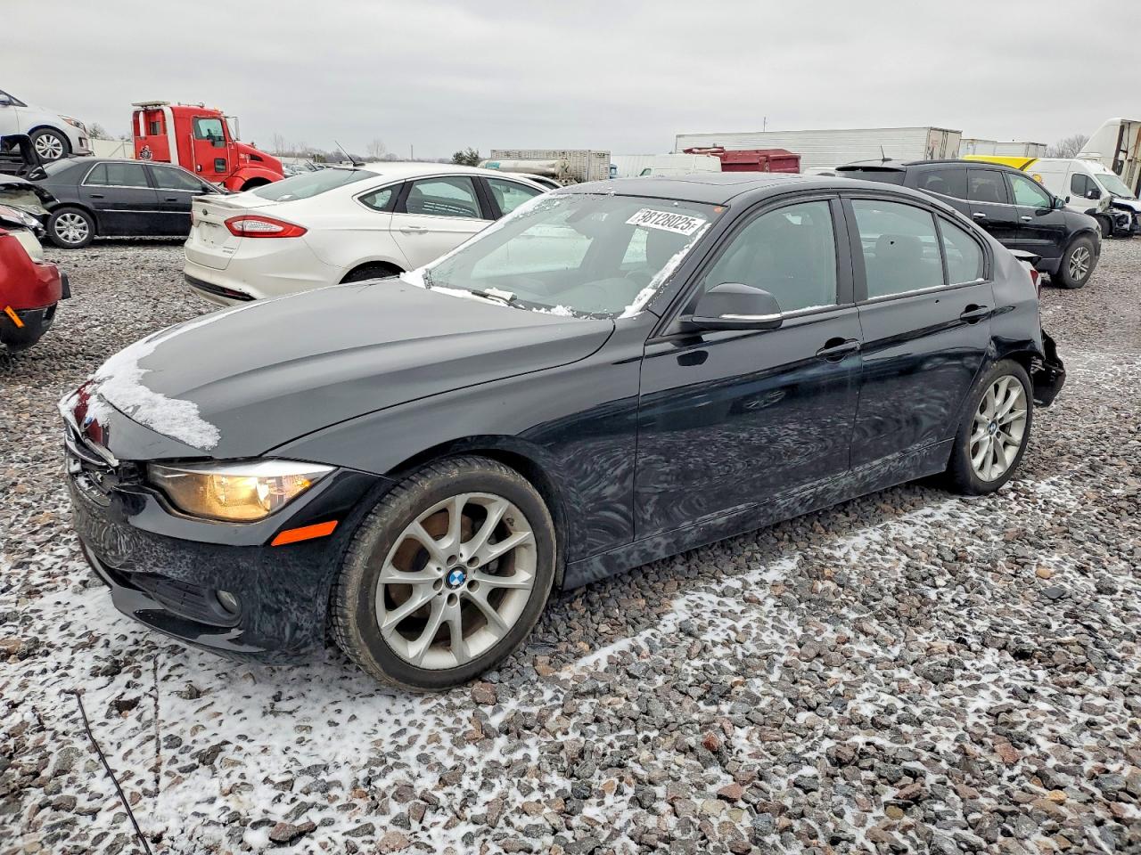 2013 BMW 3 Series 320i, VIN WBA3B1C51DK129506 — Rear end