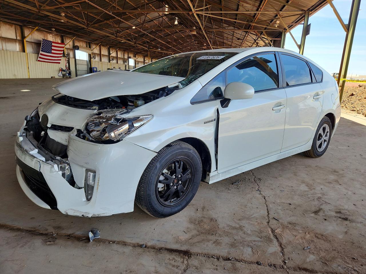 2015 Toyota Prius Two, VIN JTDKN3DU2F1876337 — Front end