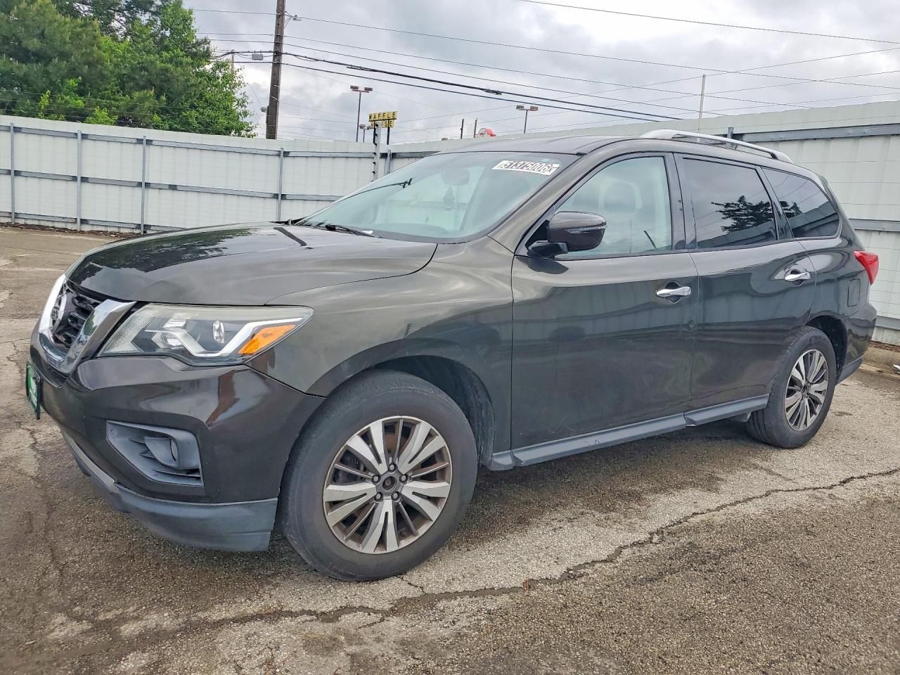 2017 Nissan Pathfinder Platinum, VIN 5N1DR2MM9HC604779 — Обычный износ