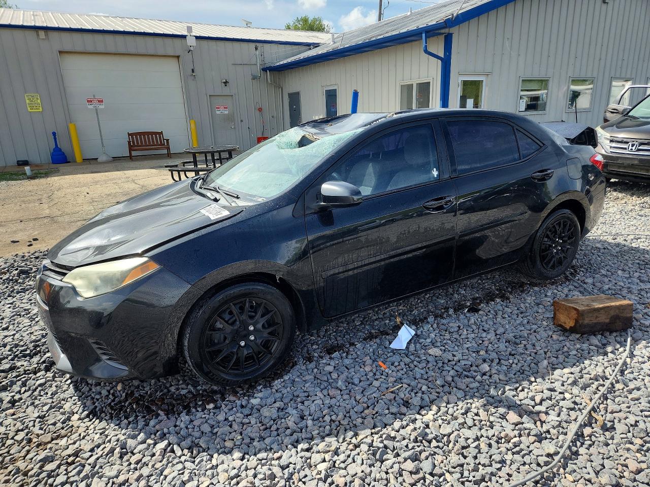 2015 Toyota Corolla S Plus, VIN 5YFBURHE2FP312756 — Roof