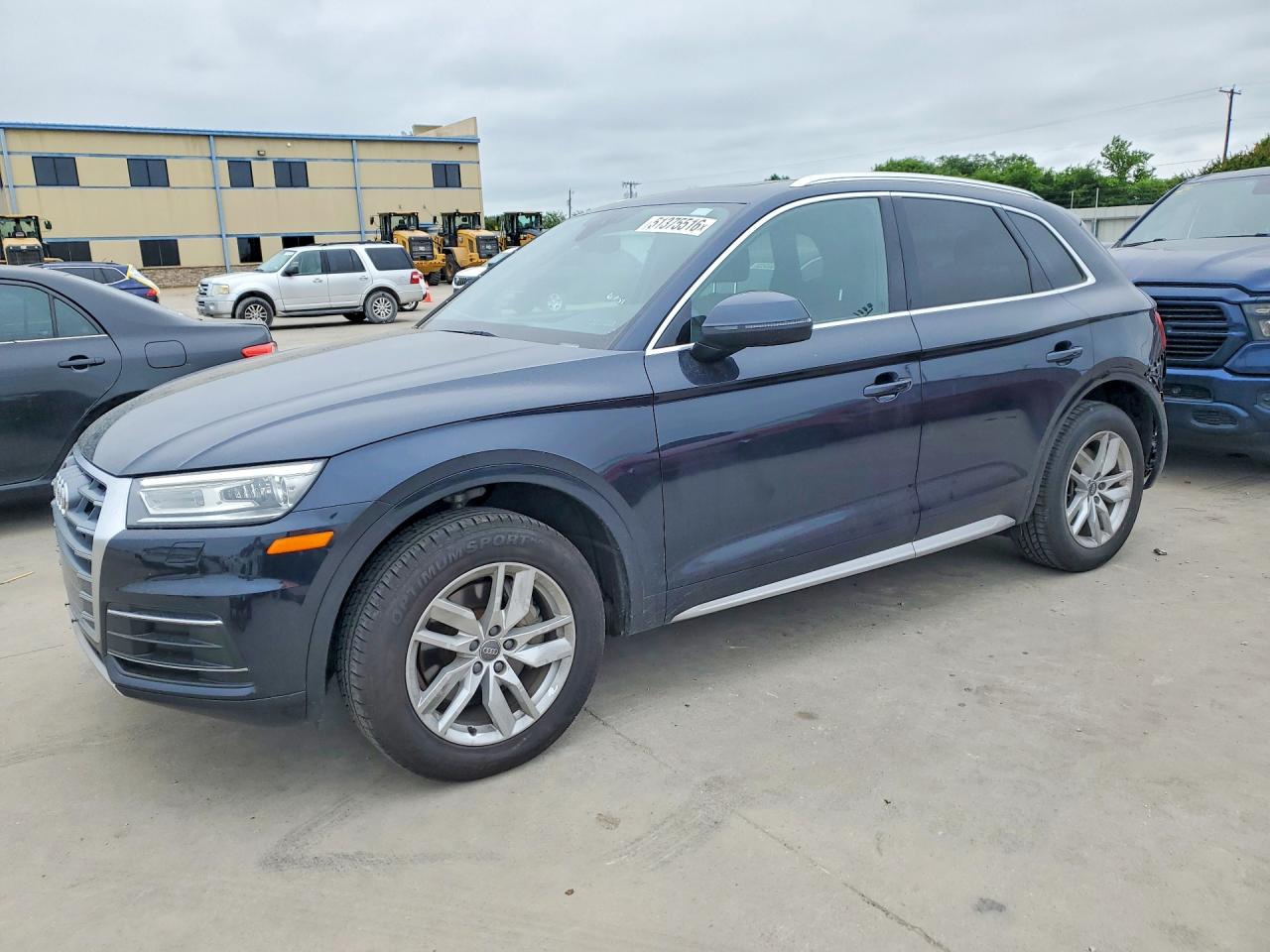2020 Audi Q5 Premium, VIN WA1ANAFY8L2101072 — Зад
