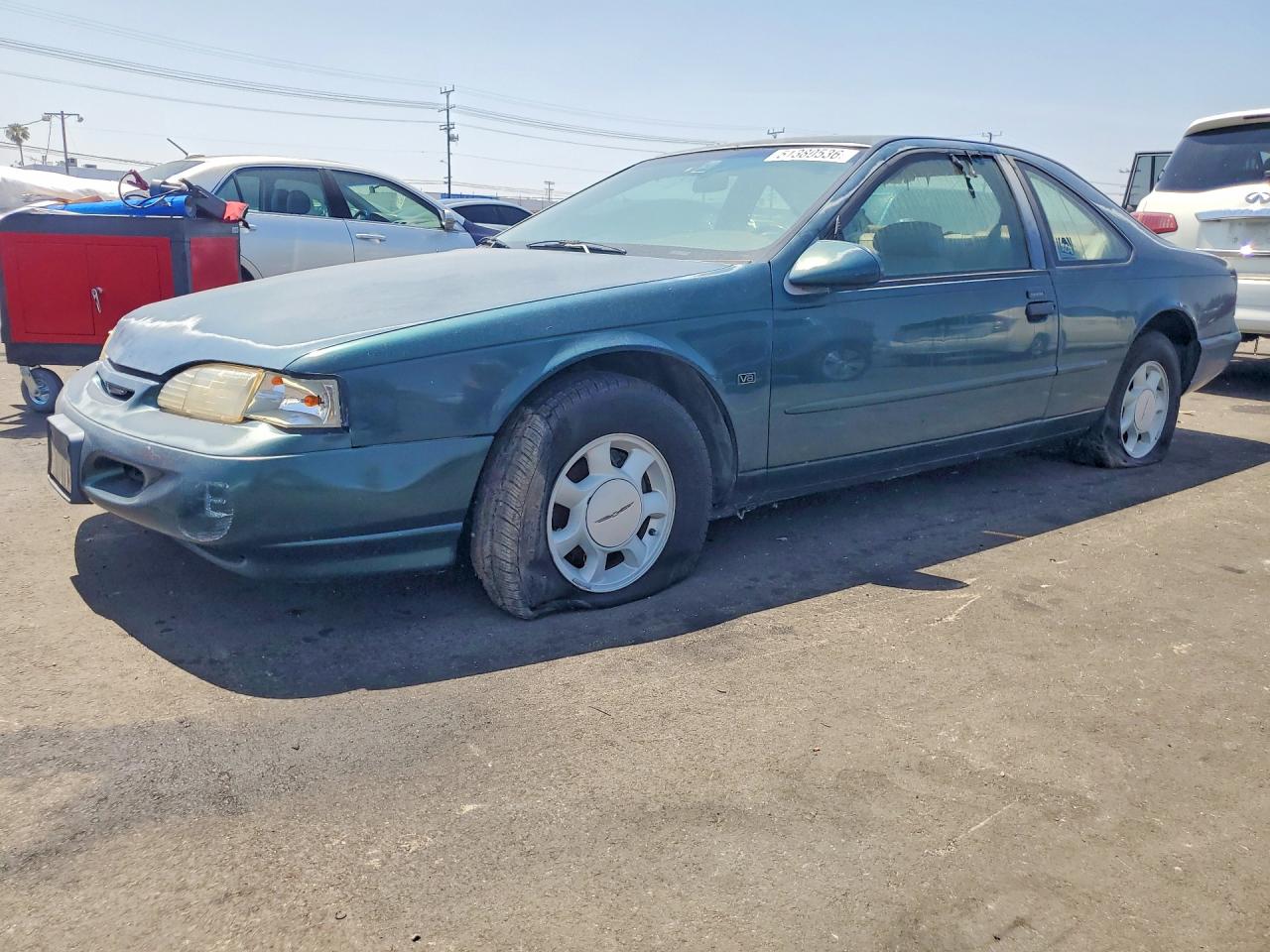 1995 Ford Thunderbird LX, VIN 1FALP62W7SH214412 — Front end