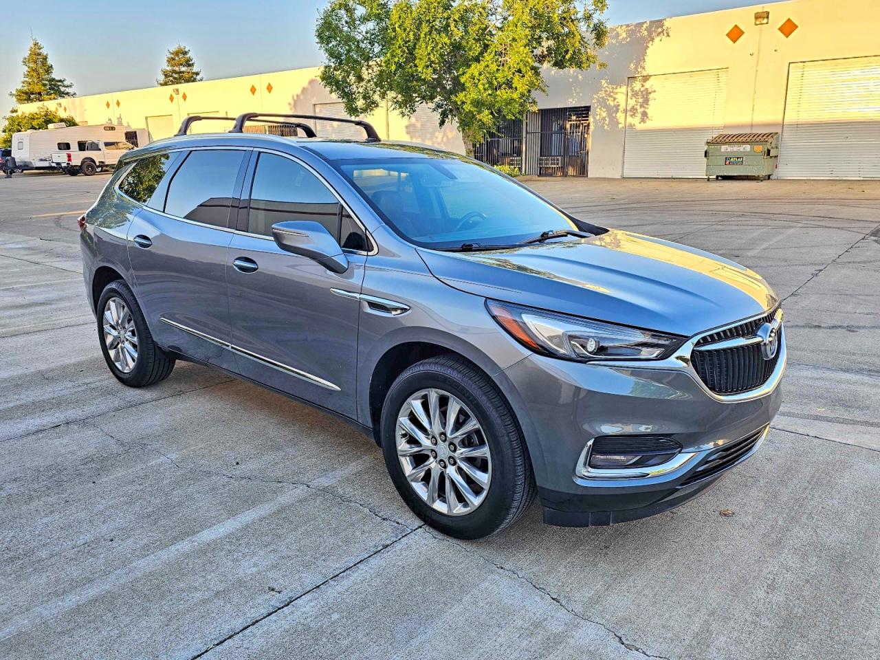2020 Buick Enclave Essence, VIN 5GAERBKW2LJ273434 — Normal wear